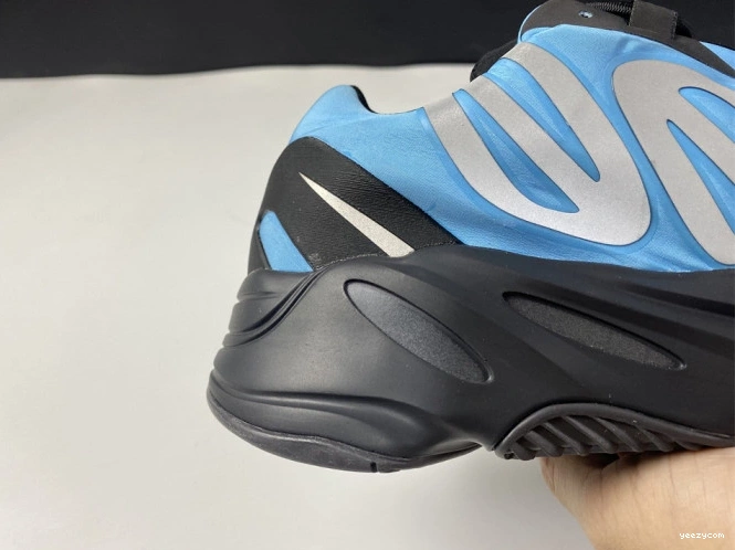 Yeezy 'Bright Cyan' ADIDAS 700 GZ3079 MNVN Boost 0724